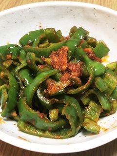 材料2つ!【ピーマンの食べるラー油炒め】-レシピのメイン写真