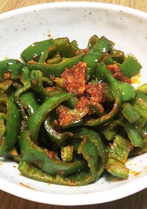 材料2つ！【ピーマンの食べるラー油炒め】-レシピのメイン写真
