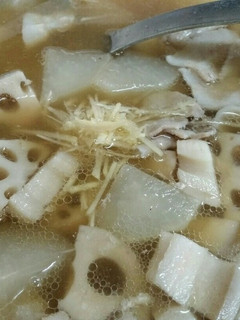 大根と蓮根のシンプルスープ-レシピのメイン写真