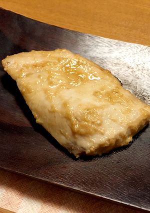朝漬けて夜焼くだけ！簡単！カジキ味噌漬け-レシピのメイン写真