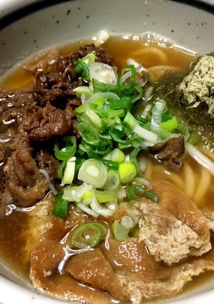 お家 肉うどん きつねも入れて贅沢に！-レシピのメイン写真