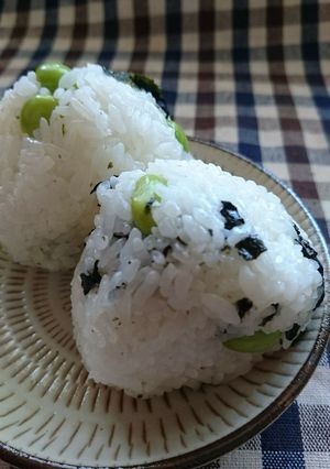枝豆と海苔たっぷりのおにぎり(^-^)-レシピのメイン写真