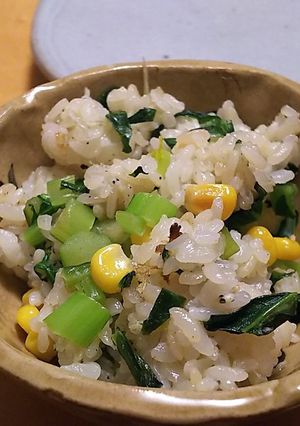 小松菜としらすとコーンのチャーハン-レシピのメイン写真