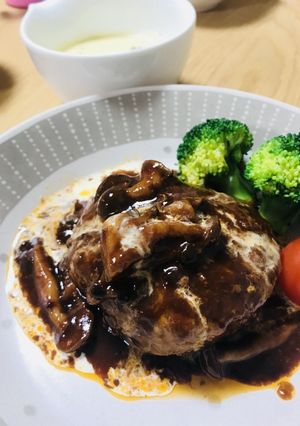 簡単！チョコレートでデミ風ハンバーグ！-レシピのメイン写真