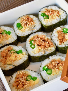 三色そぼろ太巻き【お弁当や恵方巻きにも】-レシピのメイン写真