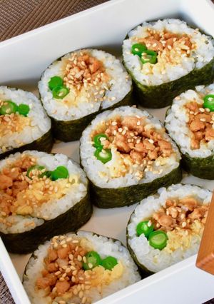 三色そぼろ太巻き【お弁当や恵方巻きにも】-レシピのメイン写真