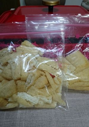 油揚げは二等分に切り分けて冷凍します-レシピのメイン写真