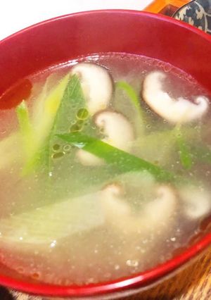 椎茸と「白ネギの緑の部分」の中華スープ♪-レシピのメイン写真