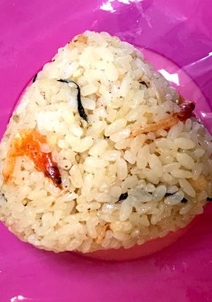 悪魔すぎる!茅乃舎だしおにぎり-レシピのメイン写真