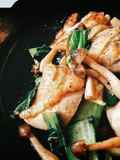 簡単薬膳☆塩麹鶏とチンゲン菜の炒めもの-レシピのメイン写真