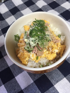 朝ご飯、ランチ☆バター香る卵とツナの丼-レシピのメイン写真