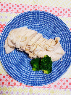 鶏胸肉で柔らか茹で鶏(サラダチキン)-レシピのメイン写真
