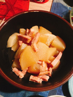 旨味たっぷり!大根とベーコンの煮物-レシピのメイン写真
