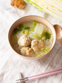 鍋の野菜で簡単!白菜と鶏団子の汁ビーフン-レシピのメイン写真