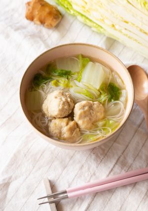 鍋の野菜で簡単！白菜と鶏団子の汁ビーフン-レシピのメイン写真