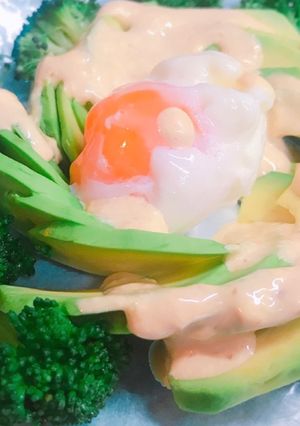 アボカドと温泉卵のわさびマヨネーズサラダ-レシピのメイン写真