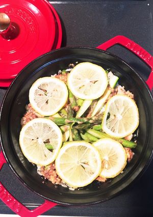 ストウブ鍋で鯖缶とアスパラの炊き込みご飯-レシピのメイン写真