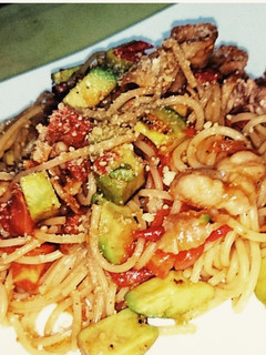 アボカドトマトのパスタ-レシピのメイン写真