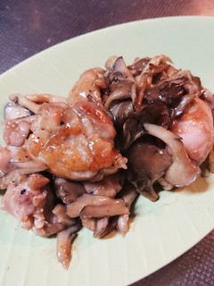 鶏ももと舞茸のガリバタ醤油焼き-レシピのメイン写真