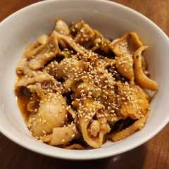 A picture of 鶏皮とザーサイの炒めもの.