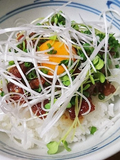ムダなし♪ マグロユッケ丼とネギスープ-レシピのメイン写真
