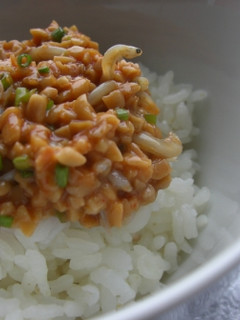 納豆としらすのピリ辛丼-レシピのメイン写真