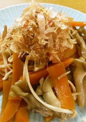 人参とまいたけ＆しめじ煮♪鍋に入れるだけ-レシピのメイン写真