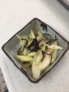 セロリの塩昆布和え!-レシピのメイン写真