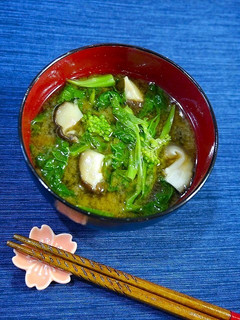 簡単!出汁不要☆菜の花と椎茸のお味噌汁-レシピのメイン写真