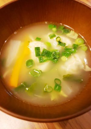 芯まで温まる♡̷野菜と餃子のスープ-レシピのメイン写真