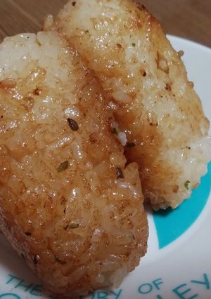 サッポロ一番ごま味ダレの焼きおにぎり-レシピのメイン写真