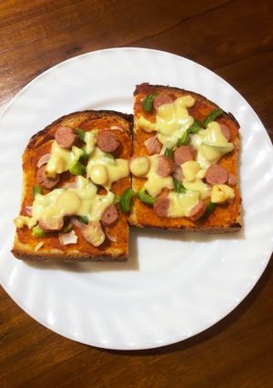 10分でトーストピザ♪-レシピのメイン写真