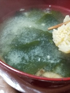 ヤマブシタケとゴボウ、ワカメの味噌汁^^-レシピのメイン写真