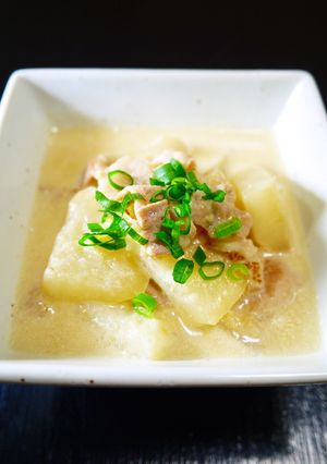 味噌と豆乳でコク旨！かぶと豚ばら肉の煮物-レシピのメイン写真