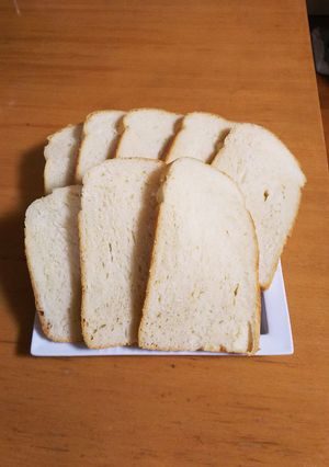 HBで全粒粉入り食パン-レシピのメイン写真