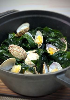 アサリとワカメの酒蒸し-レシピのメイン写真