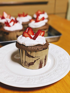 ココアシフォンケーキ(いちごクリーム)-レシピのメイン写真
