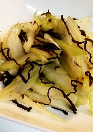 塩こんぶで☆セロリの浅漬け-レシピのメイン写真