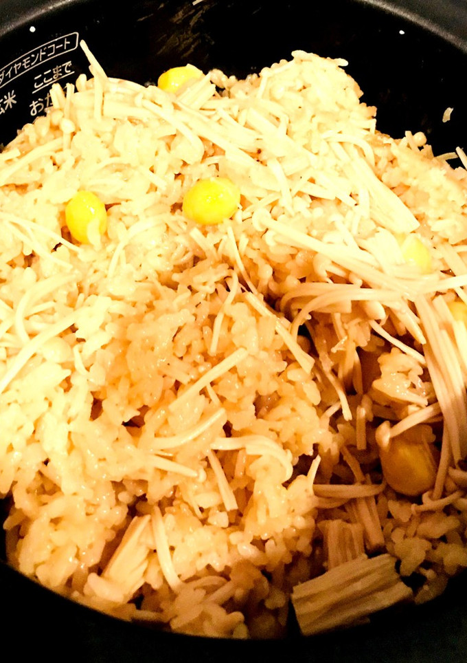 キノコと銀杏の炊き込みご飯-レシピのメイン写真