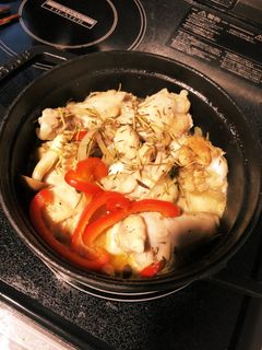 鶏ワイン蒸し《タイム&ローズマリー風味》-レシピのメイン写真