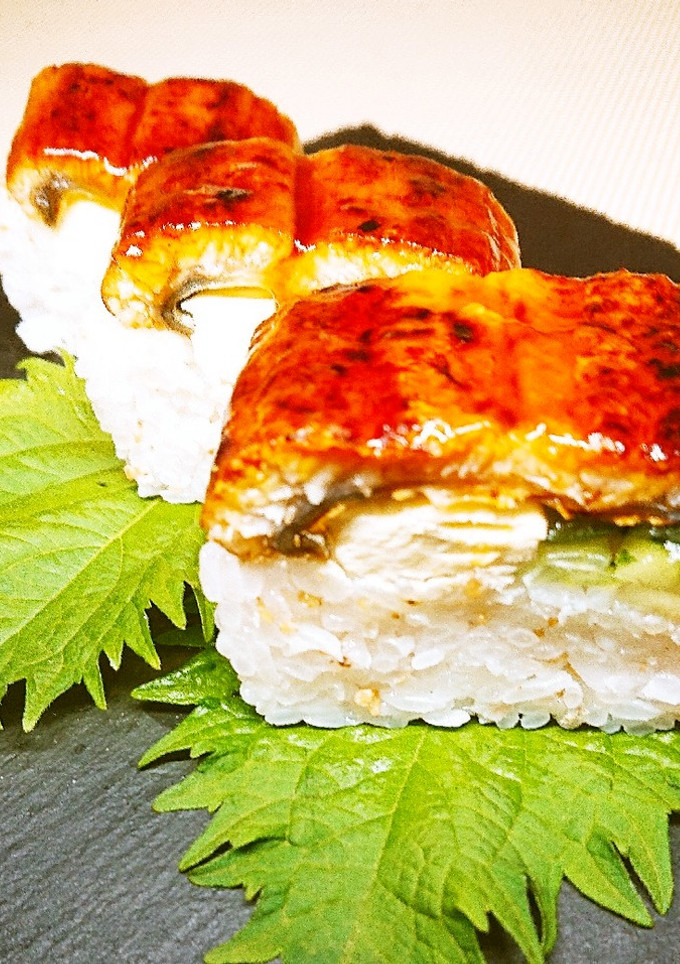簡単！鰻とチーズとキュウリDE押し寿司♪-レシピのメイン写真