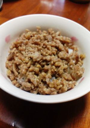 簡単♪おいしい♪豚挽き肉のみそそぼろ丼-レシピのメイン写真