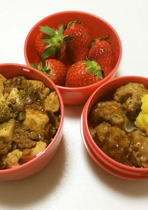 98、ミニ麻婆豆腐丼と甘酢揚げ団子弁当♡-レシピのメイン写真