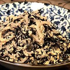 A picture of 生鱈子・ひじき・しらたきの香り炒め.