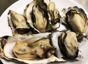 超楽々 殻付き牡蠣で酒蒸し牡蠣作ります-レシピのメイン写真