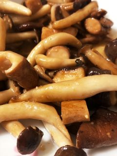 5分で完成!たっぷりきのこのバターソテー-レシピのメイン写真