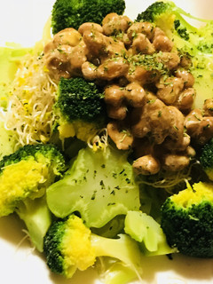 ブロッコリー&スプラウトサラダ納豆ソース-レシピのメイン写真