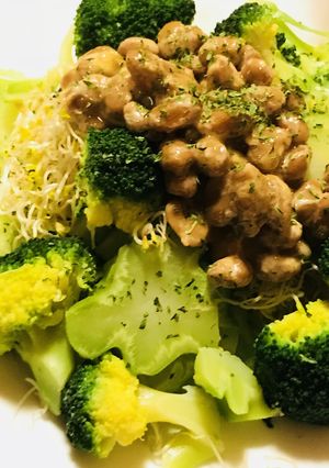 ブロッコリー＆スプラウトサラダ納豆ソース-レシピのメイン写真