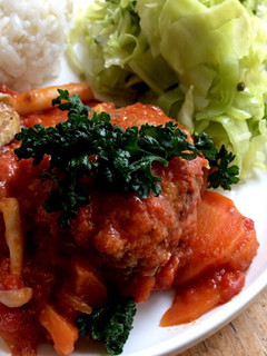 シンプル☆トマト缶で煮込みハンバーグ-レシピのメイン写真