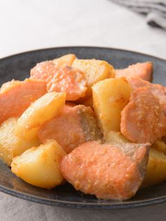 鮭とじゃがいもの味噌マヨ炒め-レシピのメイン写真